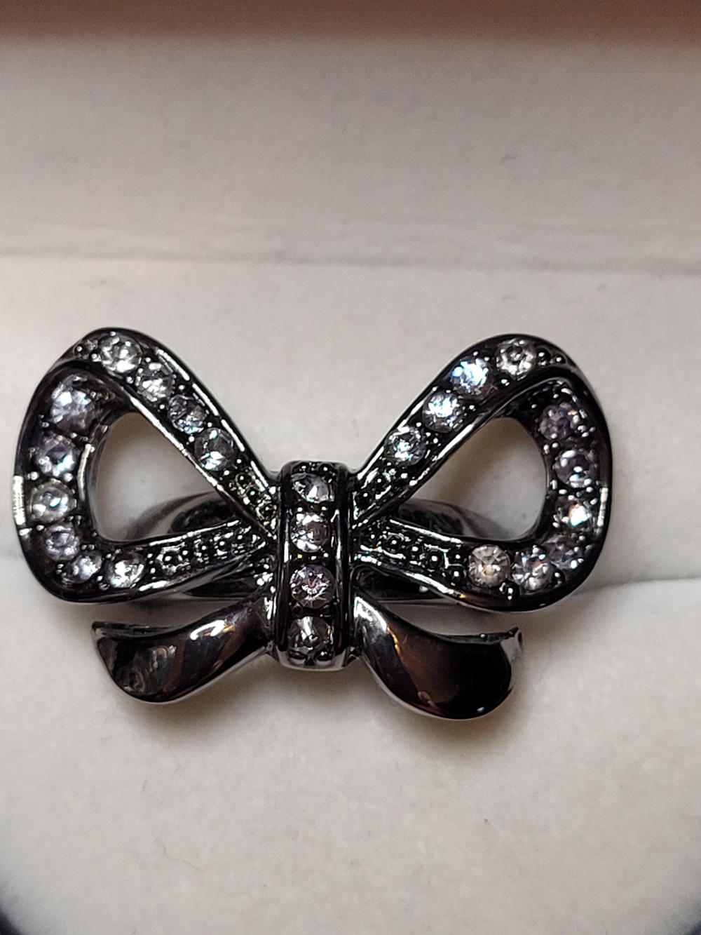 Guess Black Bow Crystal Ring